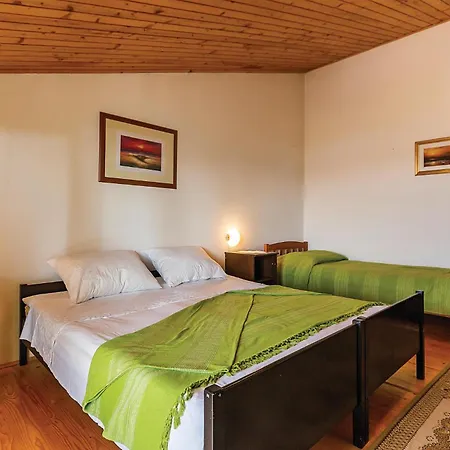 One-bedroom In Пула